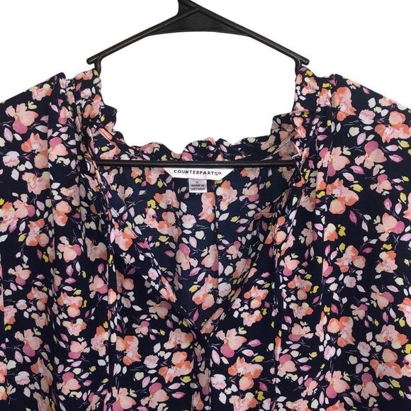 357. Counterparts v-neck floral blouse size large NWT - Picture 2 of 7